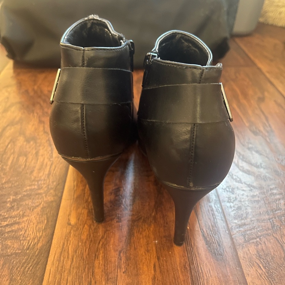 Size 8 1/2 BLACK BOOTIES